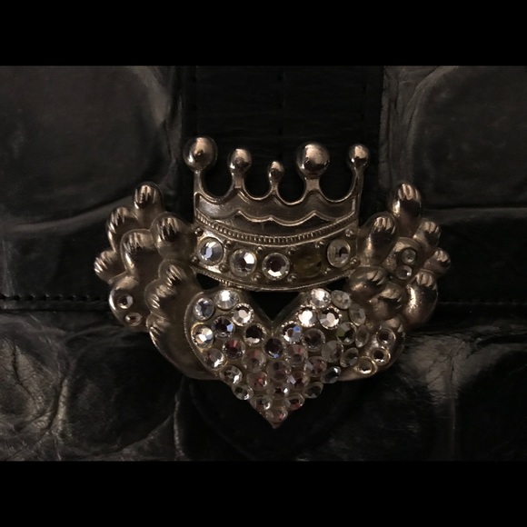 Crowned Heart Clutch - Picture 4 of 5